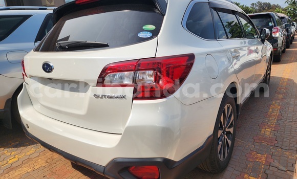 Gura Yakoze Subaru Outback White Imodoka i Kampala mu Uganda Gura Yakoze Subaru Outback White Imodoka i Kampala mu Uganda