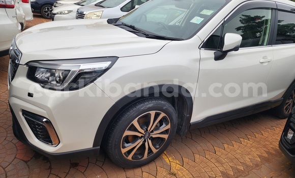 Gura Yakoze Subaru Forester White Imodoka i Kampala mu Uganda Gura Yakoze Subaru Forester White Imodoka i Kampala mu Uganda