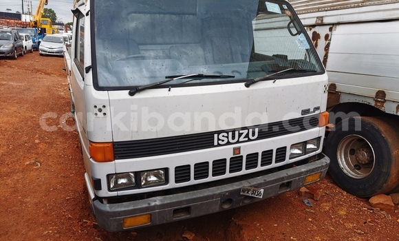Buy Import Isuzu FTR 850 White Truck in Kampala in Uganda Buy Import Isuzu FTR 850 White Truck in Kampala in Uganda