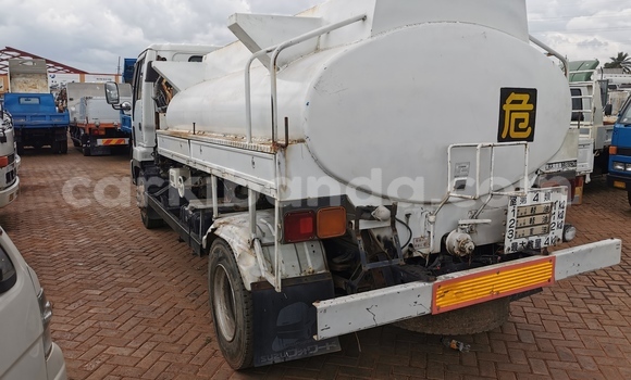 Buy Import Isuzu FTR 850 White Truck in Kampala in Uganda Buy Import Isuzu FTR 850 White Truck in Kampala in Uganda