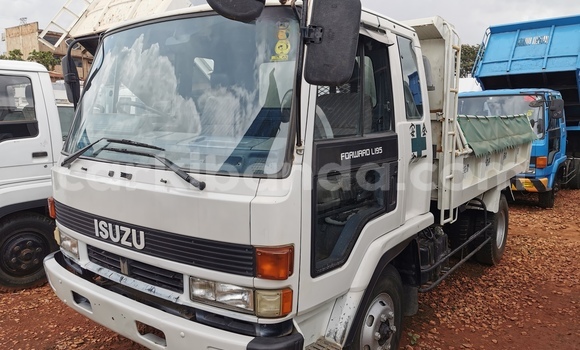 Buy Import Isuzu FTR 850 White Truck in Kampala in Uganda Buy Import Isuzu FTR 850 White Truck in Kampala in Uganda