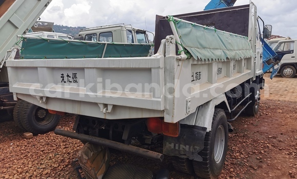 Buy Import Isuzu FTR 850 White Truck in Kampala in Uganda Buy Import Isuzu FTR 850 White Truck in Kampala in Uganda