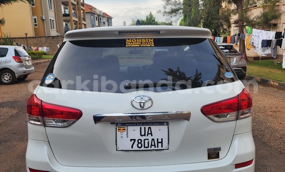 Gura Yakoze Toyota Wish White Imodoka i Kampala mu Uganda Gura Yakoze Toyota Wish White Imodoka i Kampala mu Uganda
