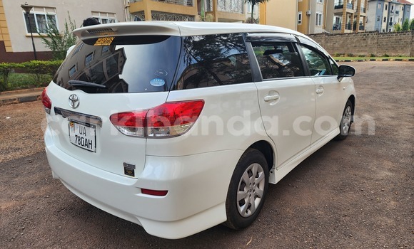 Gura Yakoze Toyota Wish White Imodoka i Kampala mu Uganda Gura Yakoze Toyota Wish White Imodoka i Kampala mu Uganda