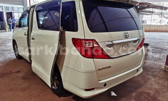 Nunua Imported Alpina D10 Fedha Gari ndani ya Kampala nchini Uganda Nunua Imported Alpina D10 Fedha Gari ndani ya Kampala nchini Uganda