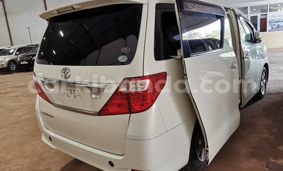 Nunua Imported Alpina D10 Fedha Gari ndani ya Kampala nchini Uganda Nunua Imported Alpina D10 Fedha Gari ndani ya Kampala nchini Uganda