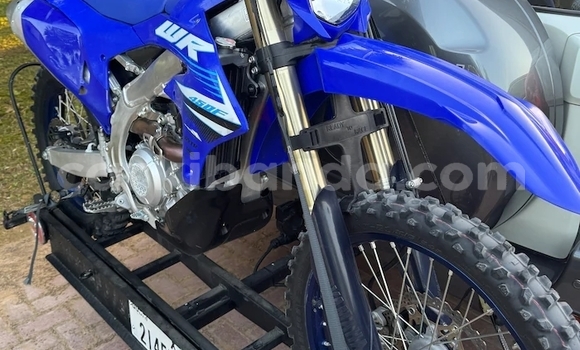 Gura Yakoze Yamaha WR 450 F Blue Bike i Kampala mu Uganda