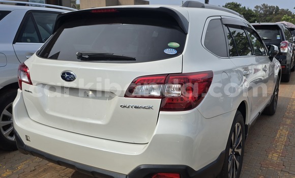 Acheter Neuf Voiture Subaru Outback Blanc à Kampala, Ouganda Acheter Neuf Voiture Subaru Outback Blanc à Kampala, Ouganda