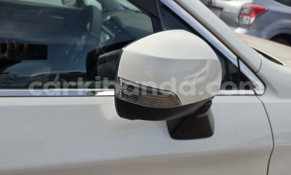 Acheter Neuf Voiture Subaru Outback Blanc à Kampala, Ouganda Acheter Neuf Voiture Subaru Outback Blanc à Kampala, Ouganda