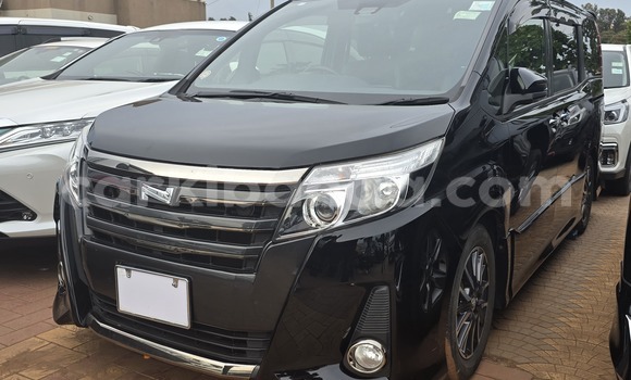 Nunua Mpya Toyota Noah Nyeusi Gari ndani ya Kampala nchini Uganda Nunua Mpya Toyota Noah Nyeusi Gari ndani ya Kampala nchini Uganda