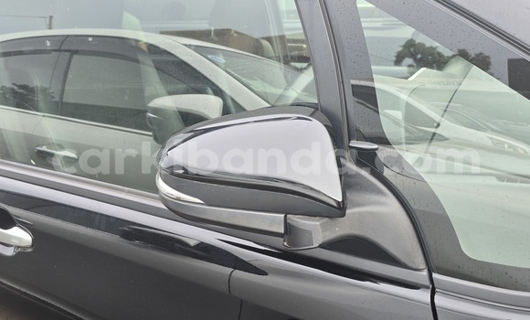 Nunua Mpya Toyota Noah Nyeusi Gari ndani ya Kampala nchini Uganda Nunua Mpya Toyota Noah Nyeusi Gari ndani ya Kampala nchini Uganda