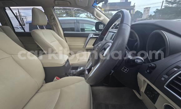 Acheter Neuf Voiture Toyota Land Cruiser Prado Noir à Kampala, Ouganda Acheter Neuf Voiture Toyota Land Cruiser Prado Noir à Kampala, Ouganda