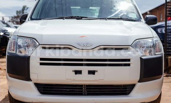 Nunua Ilio tumika Toyota Probox Nyeupe Gari ndani ya Kampala nchini Uganda Nunua Ilio tumika Toyota Probox Nyeupe Gari ndani ya Kampala nchini Uganda