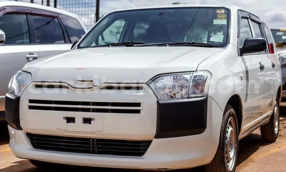 Nunua Ilio tumika Toyota Probox Nyeupe Gari ndani ya Kampala nchini Uganda Nunua Ilio tumika Toyota Probox Nyeupe Gari ndani ya Kampala nchini Uganda