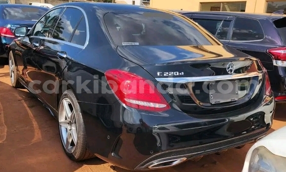 Nunua Ilio tumika Mercedes-Benz E200 Nyingine Gari ndani ya Kampala nchini Uganda Nunua Ilio tumika Mercedes-Benz E200 Nyingine Gari ndani ya Kampala nchini Uganda