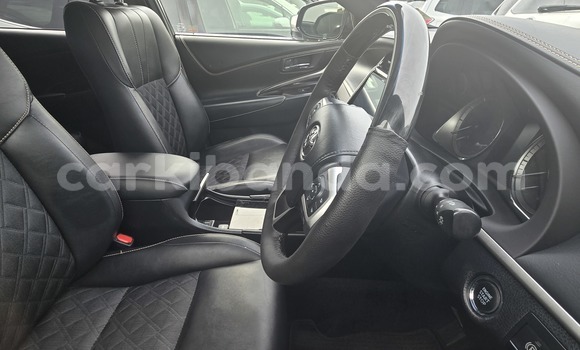 Acheter Neuf Voiture Toyota Harrier Noir à Kampala, Ouganda Acheter Neuf Voiture Toyota Harrier Noir à Kampala, Ouganda