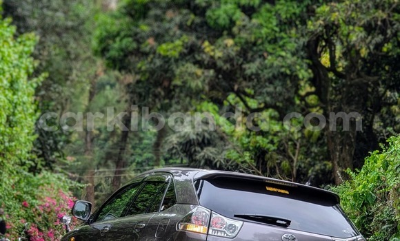 Nunua Ilio tumika Toyota Harrier Nyingine Gari ndani ya Kampala nchini Uganda Nunua Ilio tumika Toyota Harrier Nyingine Gari ndani ya Kampala nchini Uganda