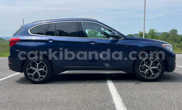 Acheter Occasion Voiture BMW X1 Bleu à Kampala, Ouganda Acheter Occasion Voiture BMW X1 Bleu à Kampala, Ouganda