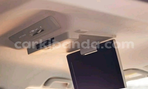 Nunua Ilio tumika Toyota Noah Nyeusi Gari ndani ya Kampala nchini Uganda Nunua Ilio tumika Toyota Noah Nyeusi Gari ndani ya Kampala nchini Uganda