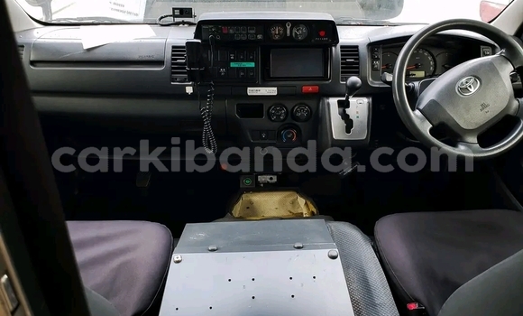 Buy Used Toyota Hiace White Car in Kampala in Uganda Buy Used Toyota Hiace White Car in Kampala in Uganda