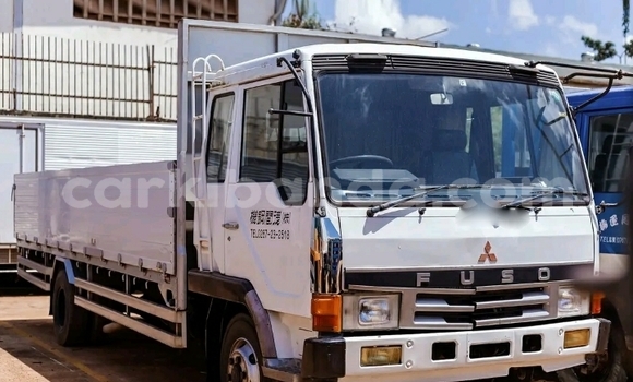 Nunua Ilio tumika Mitsubishi L400 Fedha Lori ndani ya Kampala nchini Uganda Nunua Ilio tumika Mitsubishi L400 Fedha Lori ndani ya Kampala nchini Uganda