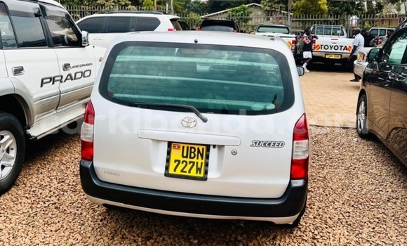 Nunua Ilio tumika Toyota Succeed Fedha Gari ndani ya Kampala nchini Uganda Nunua Ilio tumika Toyota Succeed Fedha Gari ndani ya Kampala nchini Uganda