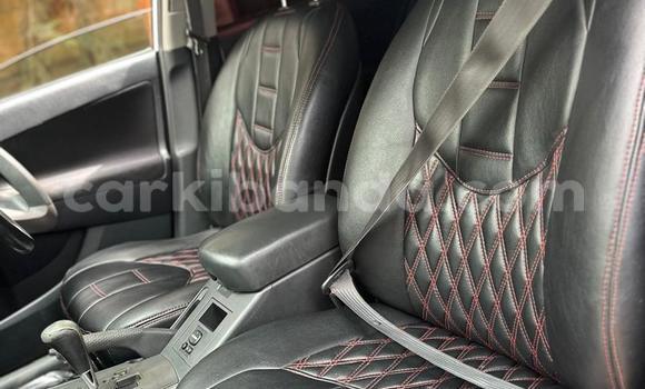 Nunua Ilio tumika Toyota RAV4 Nyeupe Gari ndani ya Kampala nchini Uganda Nunua Ilio tumika Toyota RAV4 Nyeupe Gari ndani ya Kampala nchini Uganda