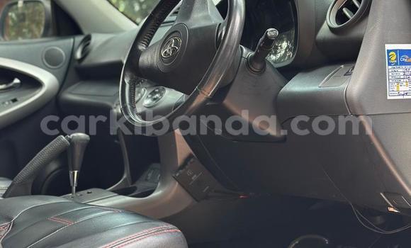 Nunua Ilio tumika Toyota RAV4 Nyeupe Gari ndani ya Kampala nchini Uganda Nunua Ilio tumika Toyota RAV4 Nyeupe Gari ndani ya Kampala nchini Uganda
