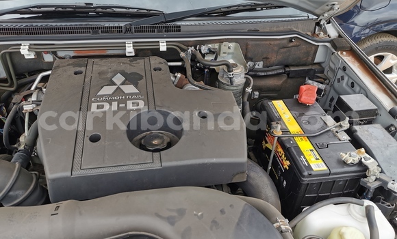 Acheter Import Voiture Mitsubishi Pajero Sport Gris à Kampala, Ouganda Acheter Import Voiture Mitsubishi Pajero Sport Gris à Kampala, Ouganda