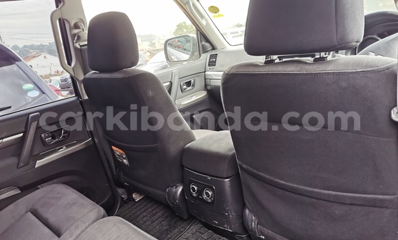 Acheter Import Voiture Mitsubishi Pajero Sport Gris à Kampala, Ouganda Acheter Import Voiture Mitsubishi Pajero Sport Gris à Kampala, Ouganda