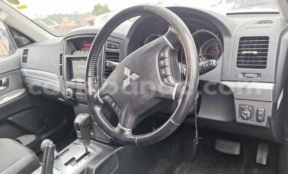 Acheter Import Voiture Mitsubishi Pajero Sport Gris à Kampala, Ouganda Acheter Import Voiture Mitsubishi Pajero Sport Gris à Kampala, Ouganda