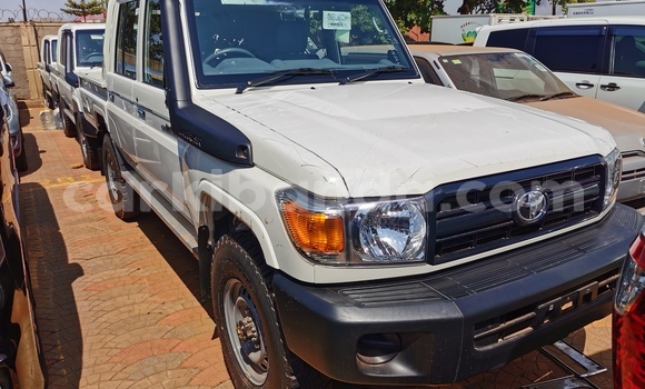 Buy New Toyota Land Cruiser White Car in Kampala in Uganda Buy New Toyota Land Cruiser White Car in Kampala in Uganda