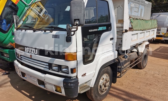 Buy Import Isuzu FTR 850 White Truck in Kampala in Uganda