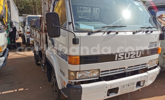 Buy Import Isuzu FTR 850 White Truck in Kampala in Uganda Buy Import Isuzu FTR 850 White Truck in Kampala in Uganda