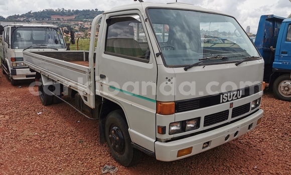Gura Imported Isuzu FTR 850 White Ikamyo i Kampala mu Uganda