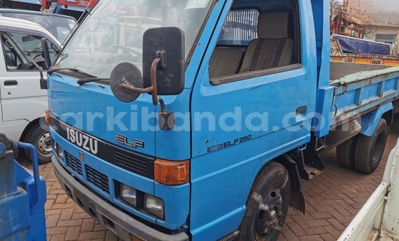 Buy Import Isuzu FTR 850 Blue Truck in Kampala in Uganda Buy Import Isuzu FTR 850 Blue Truck in Kampala in Uganda