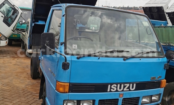 Buy Import Isuzu FTR 850 Blue Truck in Kampala in Uganda Buy Import Isuzu FTR 850 Blue Truck in Kampala in Uganda