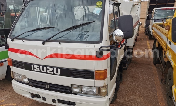 Buy Import Isuzu FTR 850 White Truck in Kampala in Uganda Buy Import Isuzu FTR 850 White Truck in Kampala in Uganda