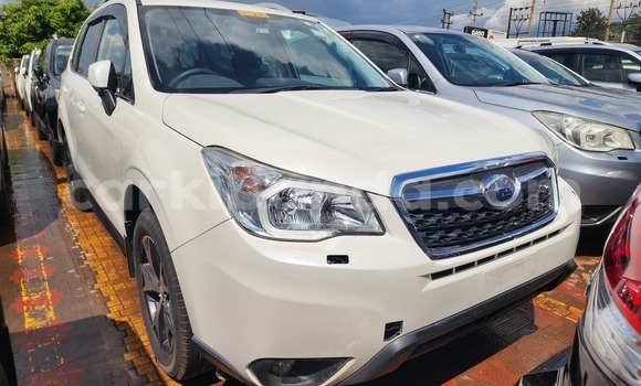 Acheter Occasion Voiture Subaru Forester Blanc à Kampala, Ouganda