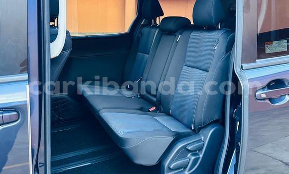 Nunua Ilio tumika Toyota Noah Nyingine Gari ndani ya Kampala nchini Uganda Nunua Ilio tumika Toyota Noah Nyingine Gari ndani ya Kampala nchini Uganda