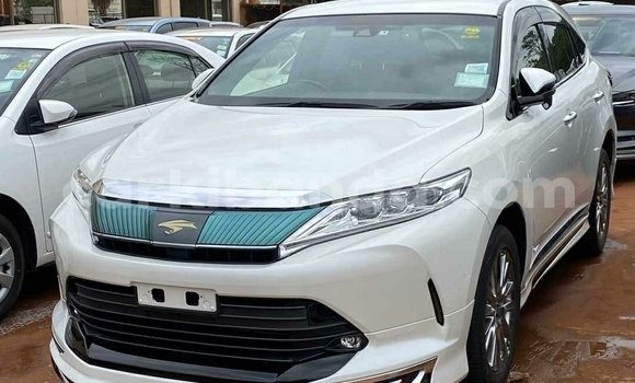 Buy Used Toyota Harrier White Car in Kampala in Uganda Buy Used Toyota Harrier White Car in Kampala in Uganda