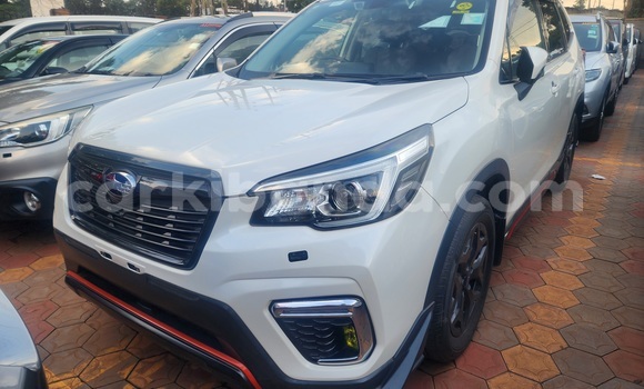 Gura Yakoze Subaru Forester White Imodoka i Kampala mu Uganda