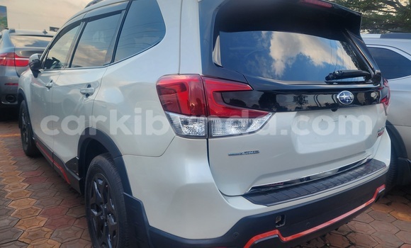 Gura Yakoze Subaru Forester White Imodoka i Kampala mu Uganda Gura Yakoze Subaru Forester White Imodoka i Kampala mu Uganda