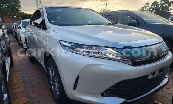 Buy Used Toyota Harrier White Car in Kampala in Uganda