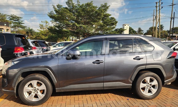Gura Yakoze Toyota RAV4 Other Imodoka i Kampala mu Uganda Gura Yakoze Toyota RAV4 Other Imodoka i Kampala mu Uganda