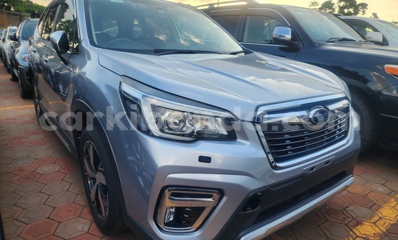 Nunua Ilio tumika Subaru Forester Fedha Gari ndani ya Kampala nchini Uganda
