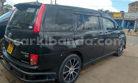 Nunua Imported Toyota ISis Nyeusi Gari ndani ya Kampala nchini Uganda Nunua Imported Toyota ISis Nyeusi Gari ndani ya Kampala nchini Uganda