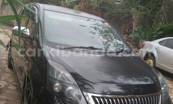 Nunua Imported Toyota ISis Nyeusi Gari ndani ya Kampala nchini Uganda Nunua Imported Toyota ISis Nyeusi Gari ndani ya Kampala nchini Uganda