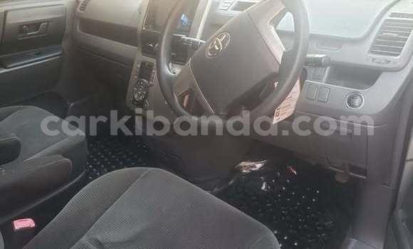 Acheter Occasion Voiture Toyota Noah Autre à Kampala, Ouganda Acheter Occasion Voiture Toyota Noah Autre à Kampala, Ouganda