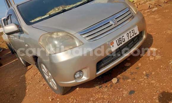 Acheter Occasion Voiture Toyota Raum Autre à Kampala, Ouganda Acheter Occasion Voiture Toyota Raum Autre à Kampala, Ouganda